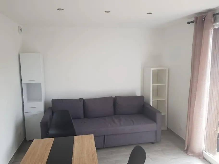 Superbe T3 Climatise Avec Balcon Parking Public Gratuit Daire Marsilya