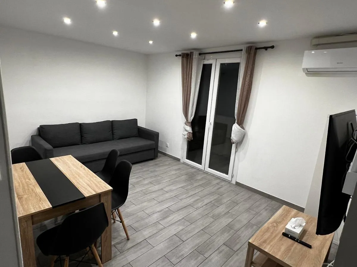Superbe T3 Climatise Avec Balcon Parking Public Gratuit Daire Marsilya Fransa